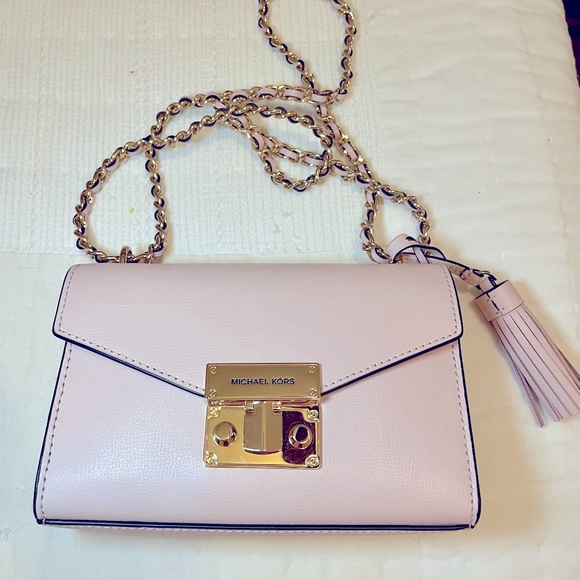 Michael Kors purse - Picture 1 of 3